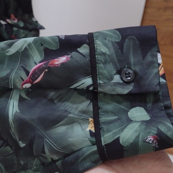 Plush Satin Jungle Print Button Down Pajama Shirt Size M Tropical Animal Print - Picture 6 of 13